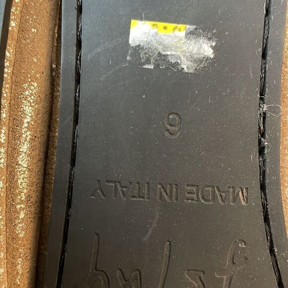 FS/NY MADE IN ITALY DISTRESSED PADDED GOLD FLATS.   NEW - Picture 6 of 7